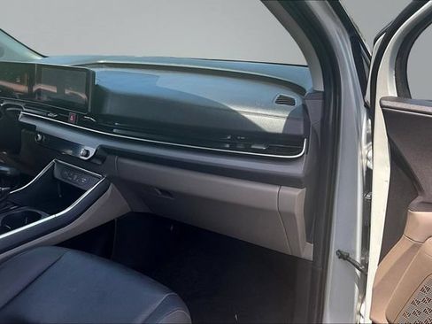 Used 2026 Kia Carnival EX FWD image 26