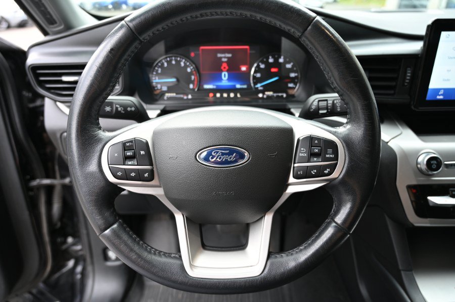Used 2022 Ford Explorer XLT w/ Class IV Trailer Tow Package AWD/4WD image 21