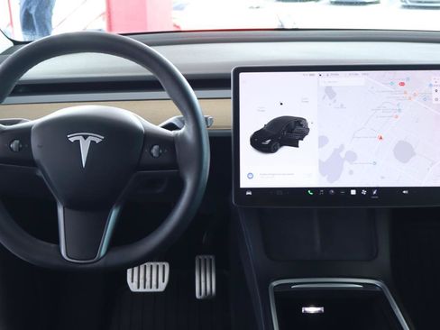 Used 2021 Tesla Model Y Long Range AWD/4WD image 17