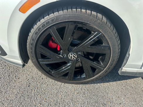 Used 2022 Volkswagen GTI SE image 31