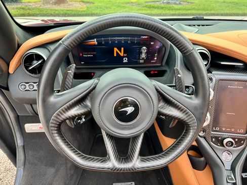 Used 2022 McLaren 720S Luxury RWD image 16