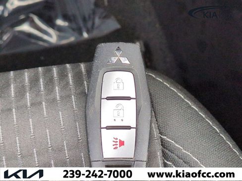 Used 2024 Mitsubishi Outlander ES image 28