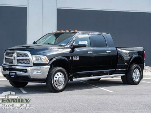 Used 2014 RAM 3500 Laramie AWD/4WD image 2