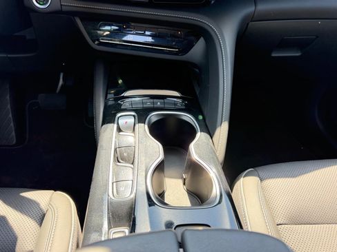 Used 2023 Buick Envision Essence FWD image 17