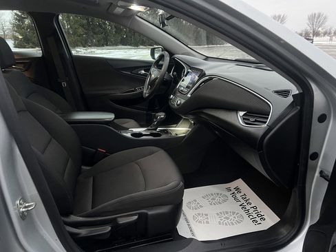 Used 2021 Chevrolet Malibu LT image 11