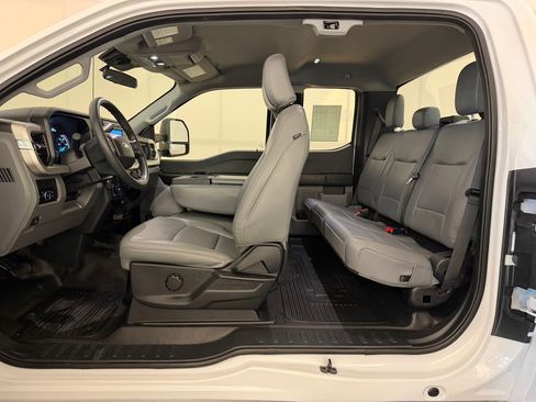 Used 2023 Ford F350 XL w/ 360-Degree Camera Package AWD/4WD image 29
