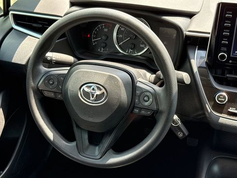 Used 2021 Toyota Corolla LE image 13