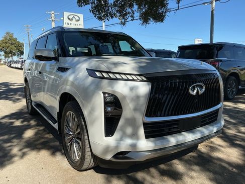 New 2026 INFINITI QX80 Luxe image 9