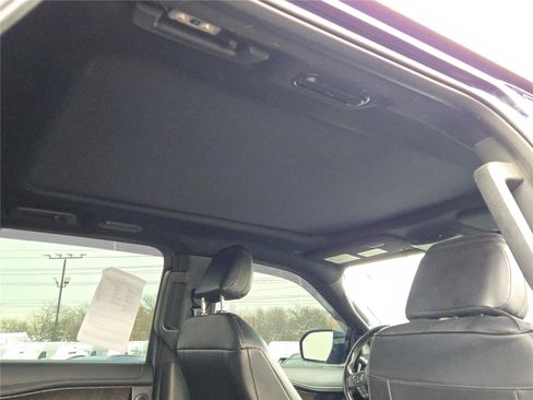 Used 2021 Ford Expedition Limited image 12