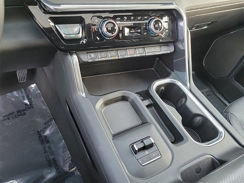 Used 2024 GMC Sierra 2500 Denali w/ Denali Reserve Package image 21