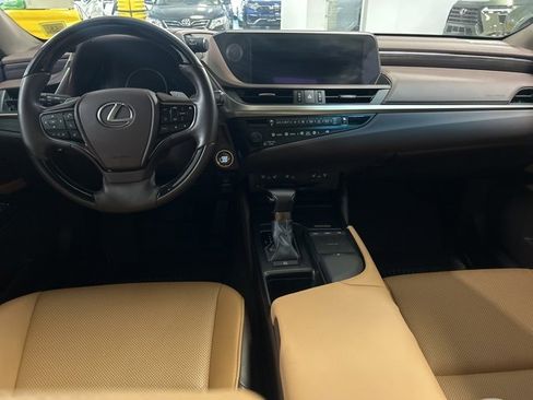 Used 2020 Lexus ES 350 w/ Premium Package image 16