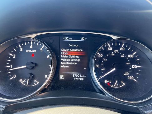 Used 2015 Nissan Rogue SV w/ SV Moonroof Package image 20