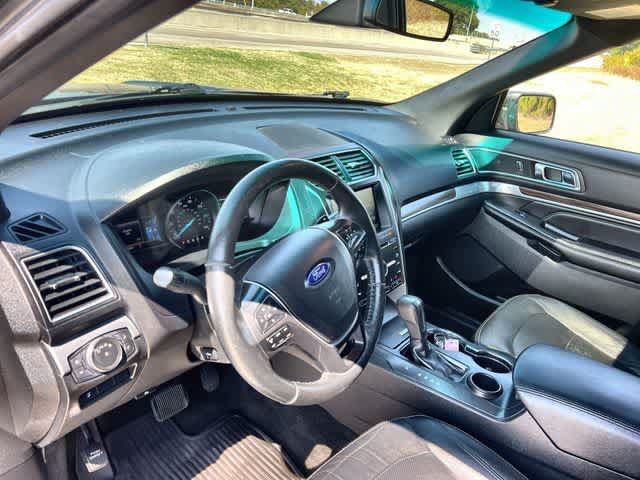 Used 2016 Ford Explorer Limited w/ Equipment Group 301A FWD image 15