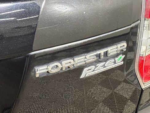 Used 2015 Subaru Forester 2.5i Limited AWD/4WD image 25