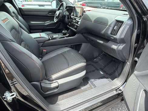 Used 2024 Nissan Pathfinder Rock Creek AWD/4WD image 16