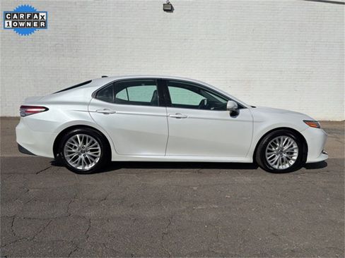 Used 2019 Toyota Camry XLE image 1