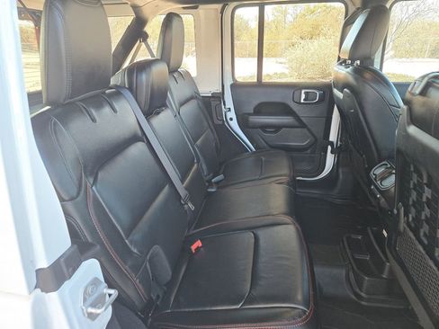 Used 2022 Jeep Wrangler Unlimited Rubicon w/ Steel Bumper Group image 29