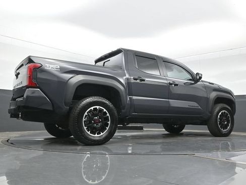 Used 2025 Toyota Tacoma TRD Off-Road w/ TRD Off Road Upgrade Package AWD/4WD image 26