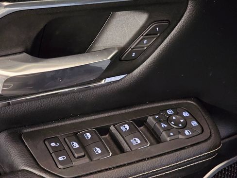Used 2025 RAM 1500 Laramie w/ Sport Appearance Package AWD/4WD image 19