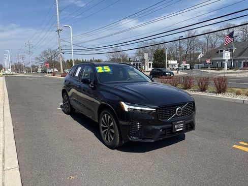 Certified 2025 Volvo XC60 B5 Plus AWD/4WD image 6