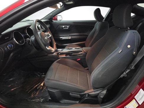 Used 2016 Ford Mustang Coupe RWD image 8