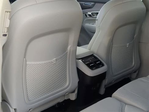 New 2026 Volvo XC90 B6 Ultra w/ Protection Package image 17