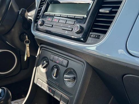 Used 2013 Volkswagen Beetle 2.5 image 38