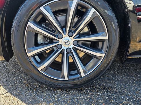 Used 2022 Volvo S60 B5 Inscription image 12