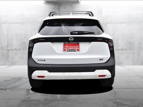 New 2025 Nissan Kicks SR image 6