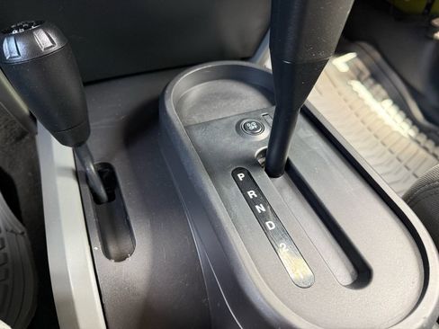 Used 2008 Jeep Wrangler Sahara image 25