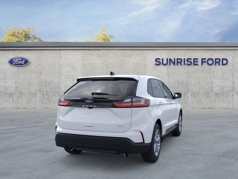 New 2024 Ford Edge SE image 8