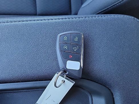 Used 2023 Chevrolet Silverado 1500 LT image 29
