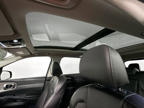 Used 2023 Kia Sorento S w/ Panoramic Sunroof Package AWD/4WD image 20