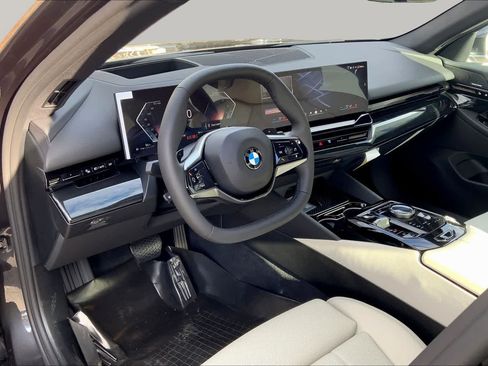 New 2026 BMW 530i xDrive AWD/4WD image 8