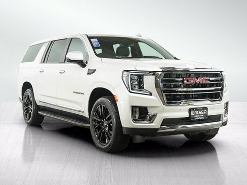 Used 2023 GMC Yukon XL SLT w/ SLT Premium Package AWD/4WD image 7