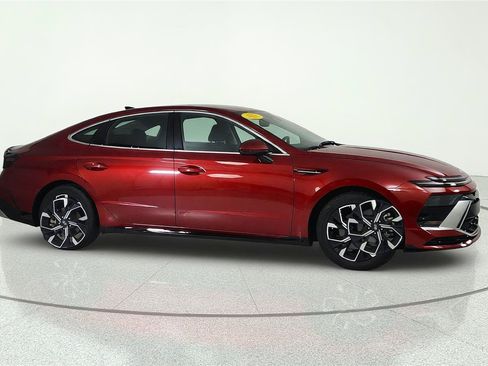 Used 2025 Hyundai Sonata SEL FWD image 4