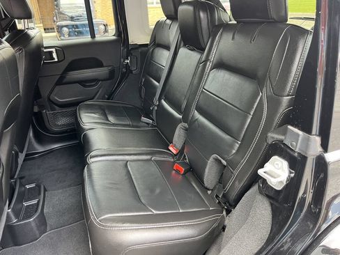 Used 2022 Jeep Wrangler Unlimited Sahara w/ LED Lighting Group AWD/4WD image 41