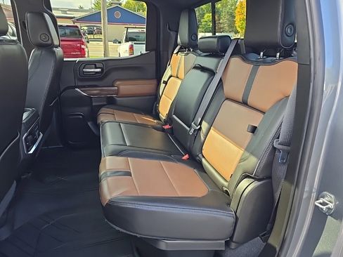 Used 2019 Chevrolet Silverado 1500 High Country image 34