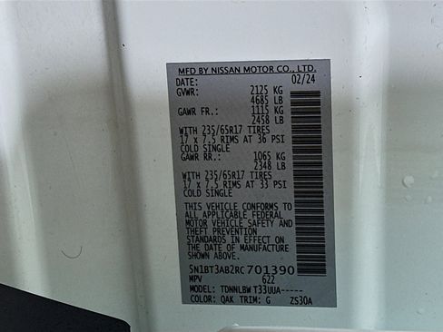 Used 2024 Nissan Rogue S image 29