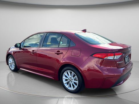 Used 2022 Toyota Corolla LE w/ LE Convenience Package FWD image 5