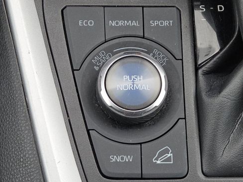 Used 2023 Toyota RAV4 Adventure image 8