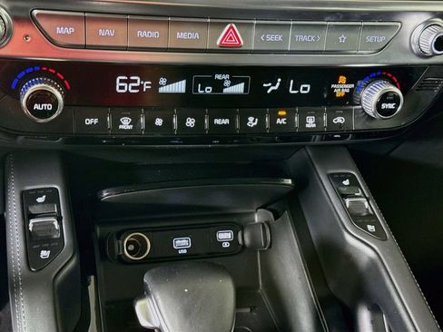 Used 2021 Kia Telluride EX w/ EX Premium Package AWD/4WD image 16