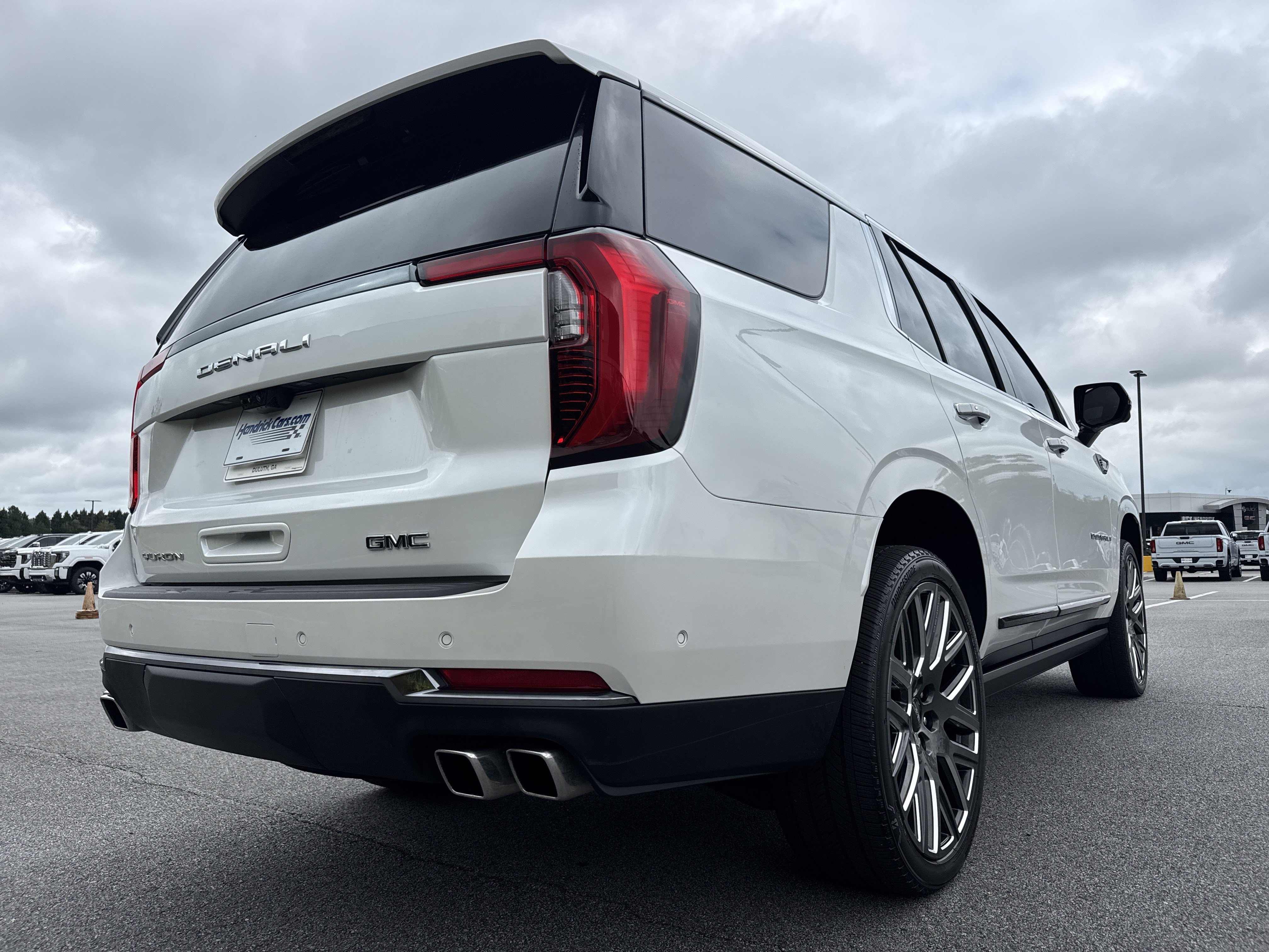 Used 2025 GMC Yukon Denali Ultimate AWD/4WD image 10