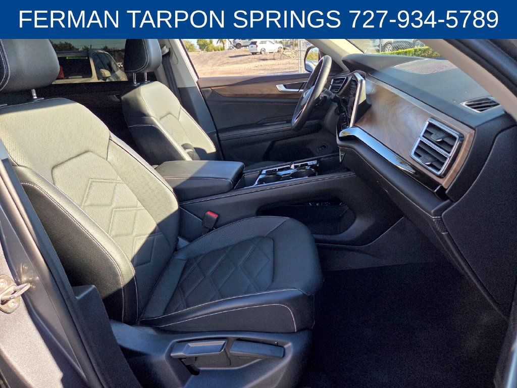 Used 2025 Volkswagen Atlas SE FWD image 18