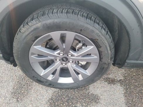 Used 2023 Ford Explorer XLT w/ Equipment Group 202A image 10