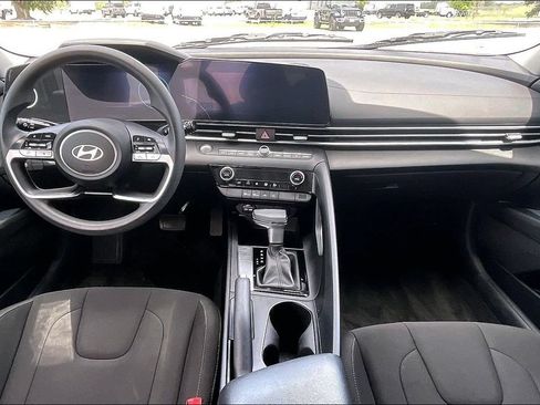 Used 2024 Hyundai Elantra SEL FWD image 7