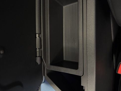 New 2026 Chevrolet Equinox EV LT image 17