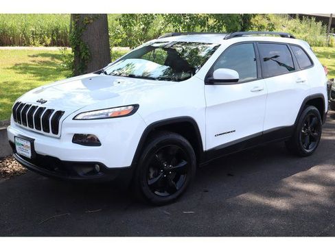 Used 2015 Jeep Cherokee Latitude w/ Cold Weather Group AWD/4WD image 1