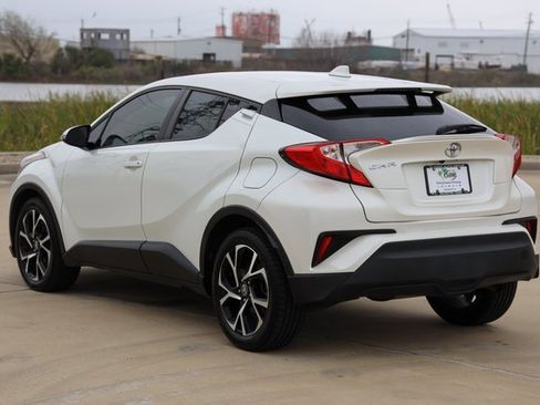 Certified 2020 Toyota C-HR XLE image 6