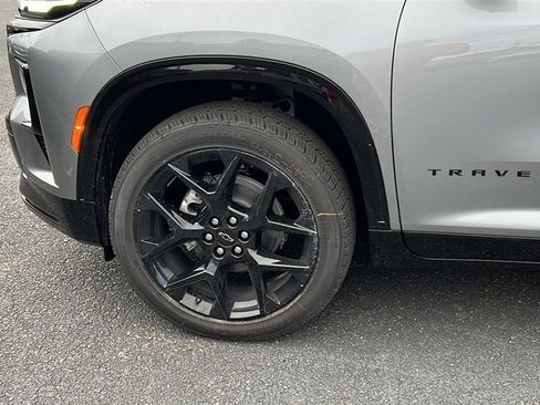 New 2026 Chevrolet Traverse RS image 9